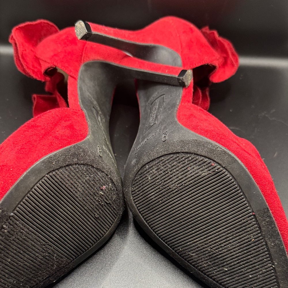 Christian Siriano Red Ruffle Heels - Picture 4 of 4